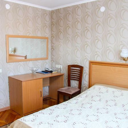 Ust-Kamenogorsk Hotel Екстер'єр фото