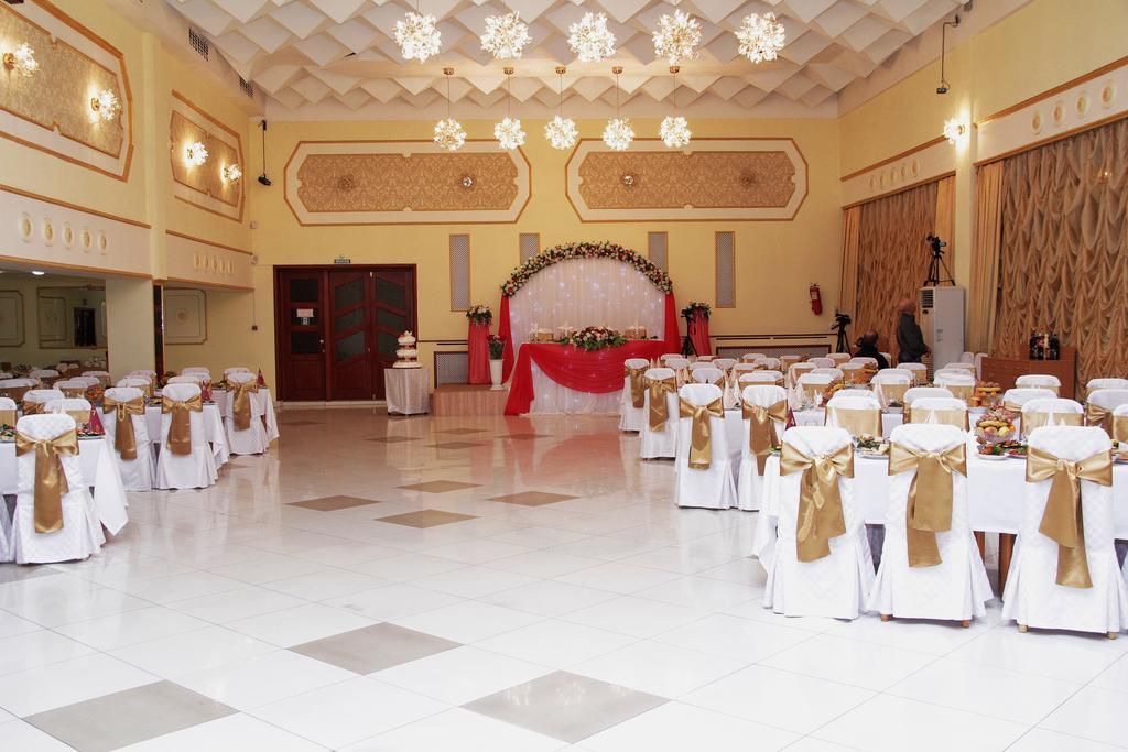 Ust-Kamenogorsk Hotel Екстер'єр фото