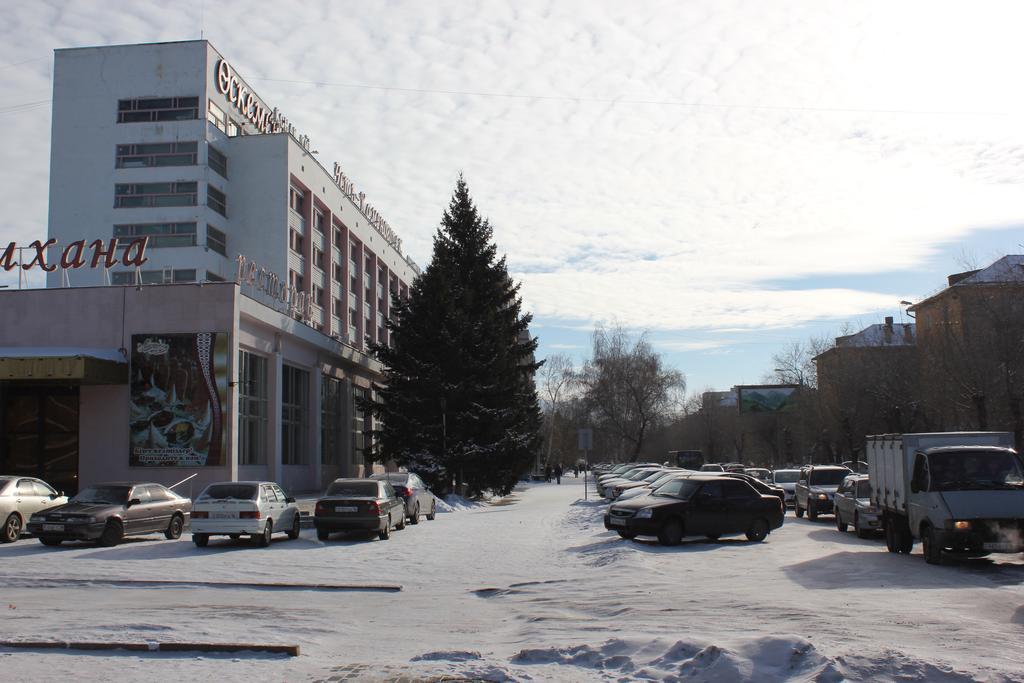 Ust-Kamenogorsk Hotel Екстер'єр фото