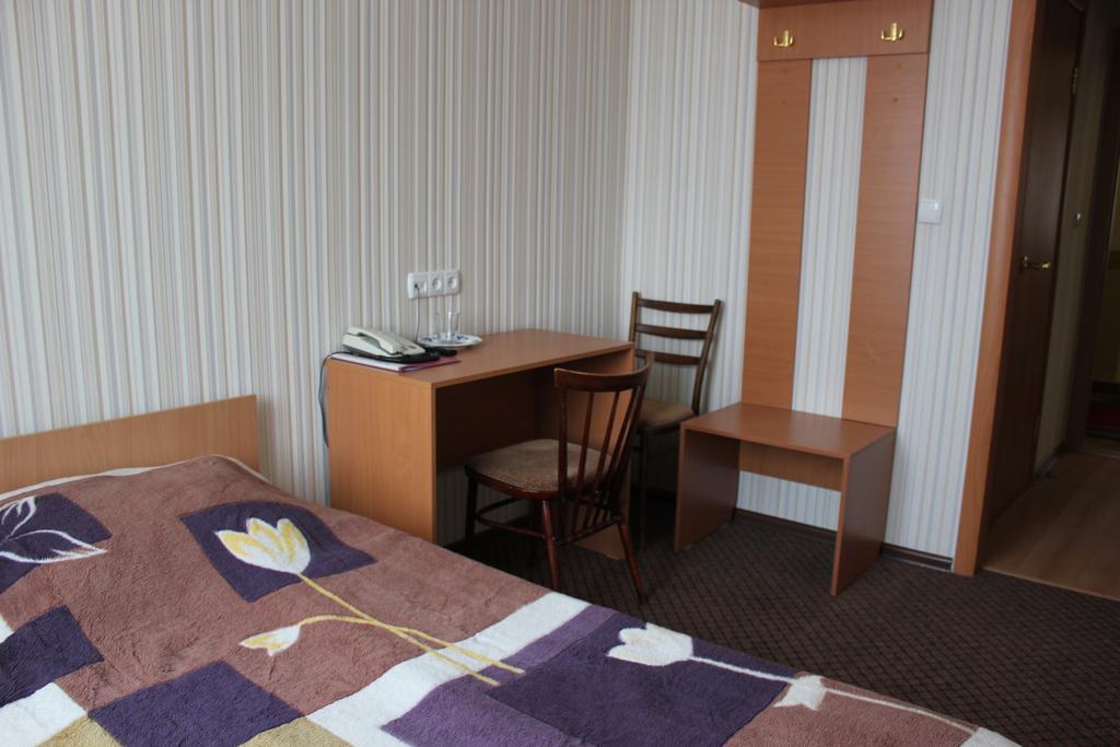 Ust-Kamenogorsk Hotel Екстер'єр фото