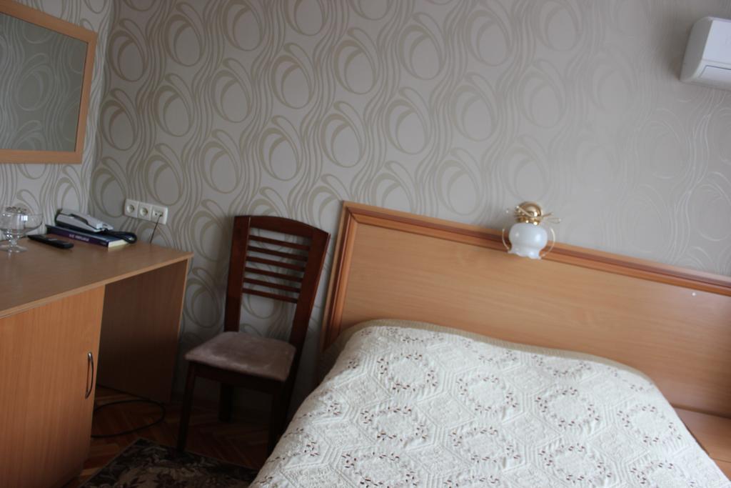 Ust-Kamenogorsk Hotel Екстер'єр фото