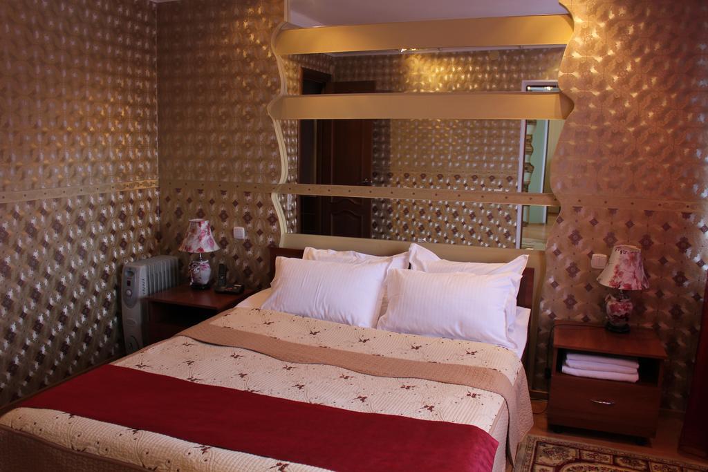Ust-Kamenogorsk Hotel Екстер'єр фото