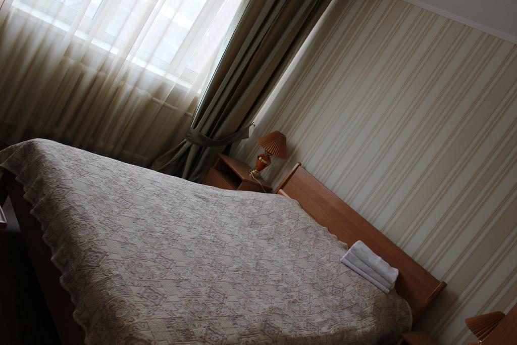 Ust-Kamenogorsk Hotel Екстер'єр фото