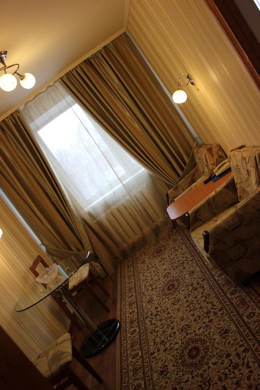 Ust-Kamenogorsk Hotel Екстер'єр фото