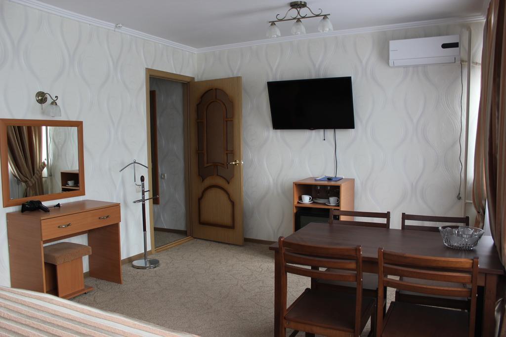 Ust-Kamenogorsk Hotel Екстер'єр фото