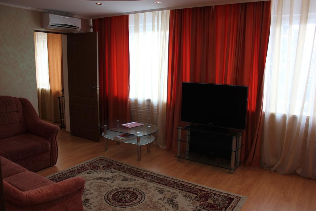 Ust-Kamenogorsk Hotel Екстер'єр фото