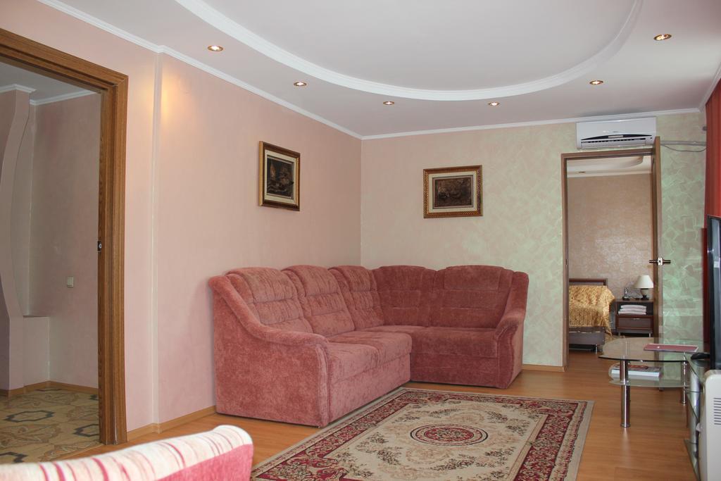 Ust-Kamenogorsk Hotel Екстер'єр фото