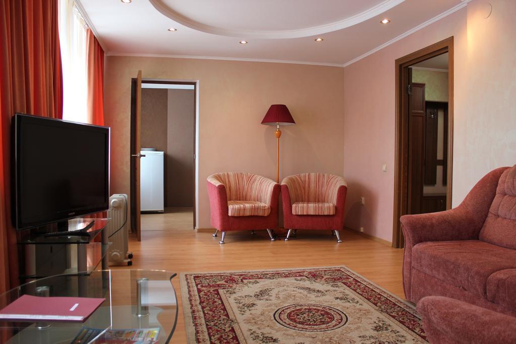 Ust-Kamenogorsk Hotel Екстер'єр фото