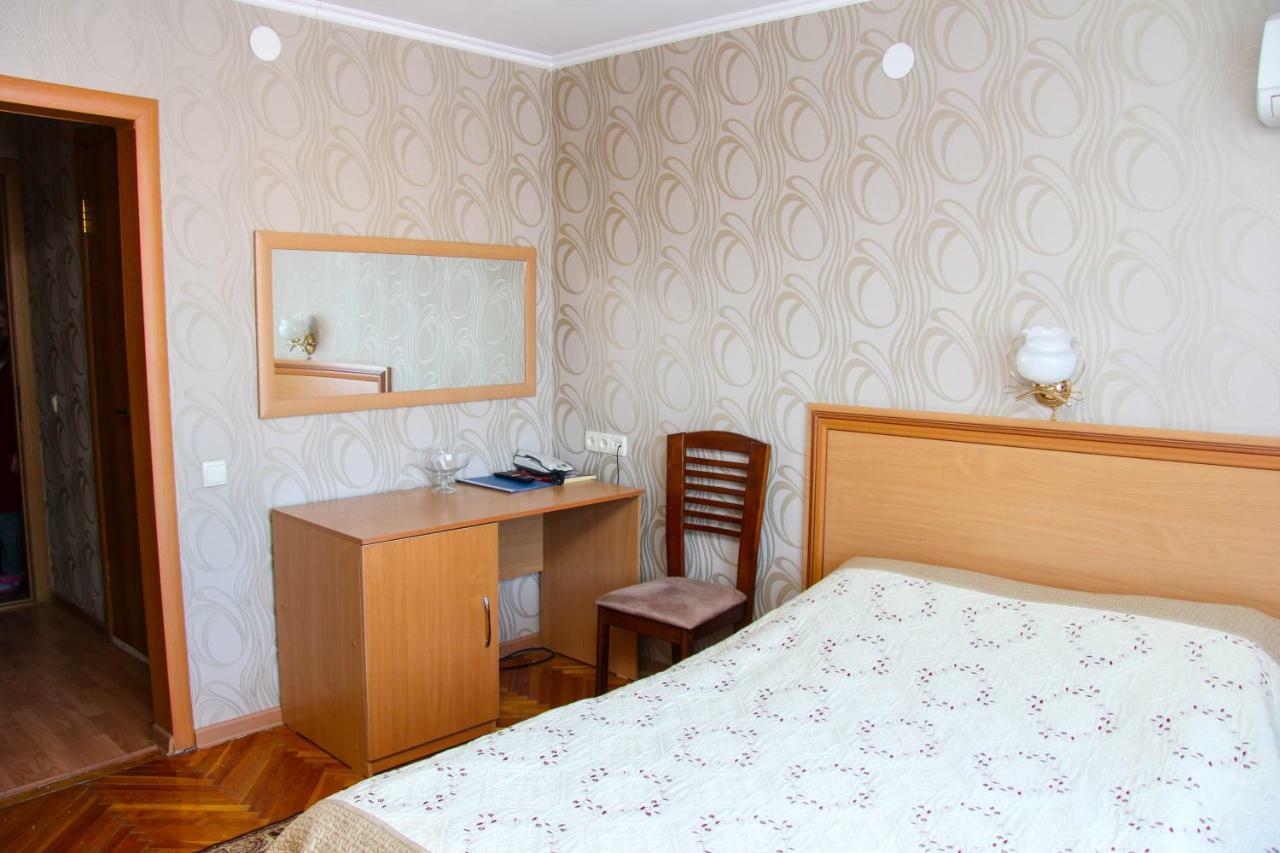 Ust-Kamenogorsk Hotel Екстер'єр фото